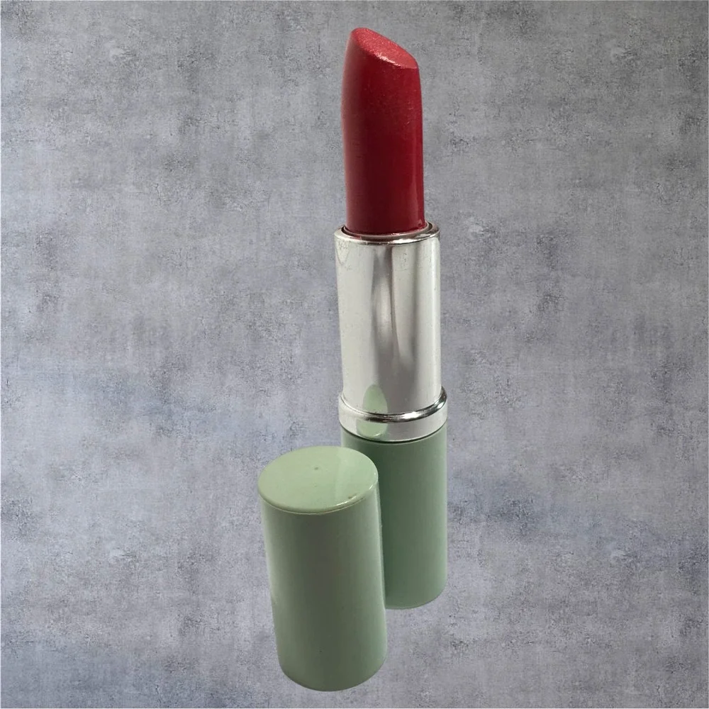 Clinique Different Lipstick Womens .13oz Ginger Flower Red Creamy Green Tube